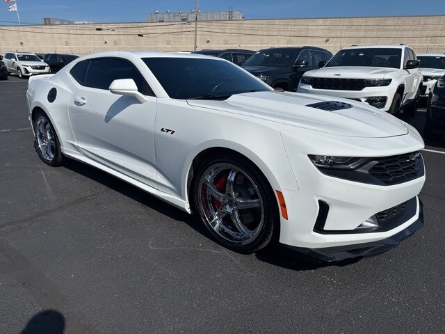 2021 Chevrolet Camaro LT1 photo 3