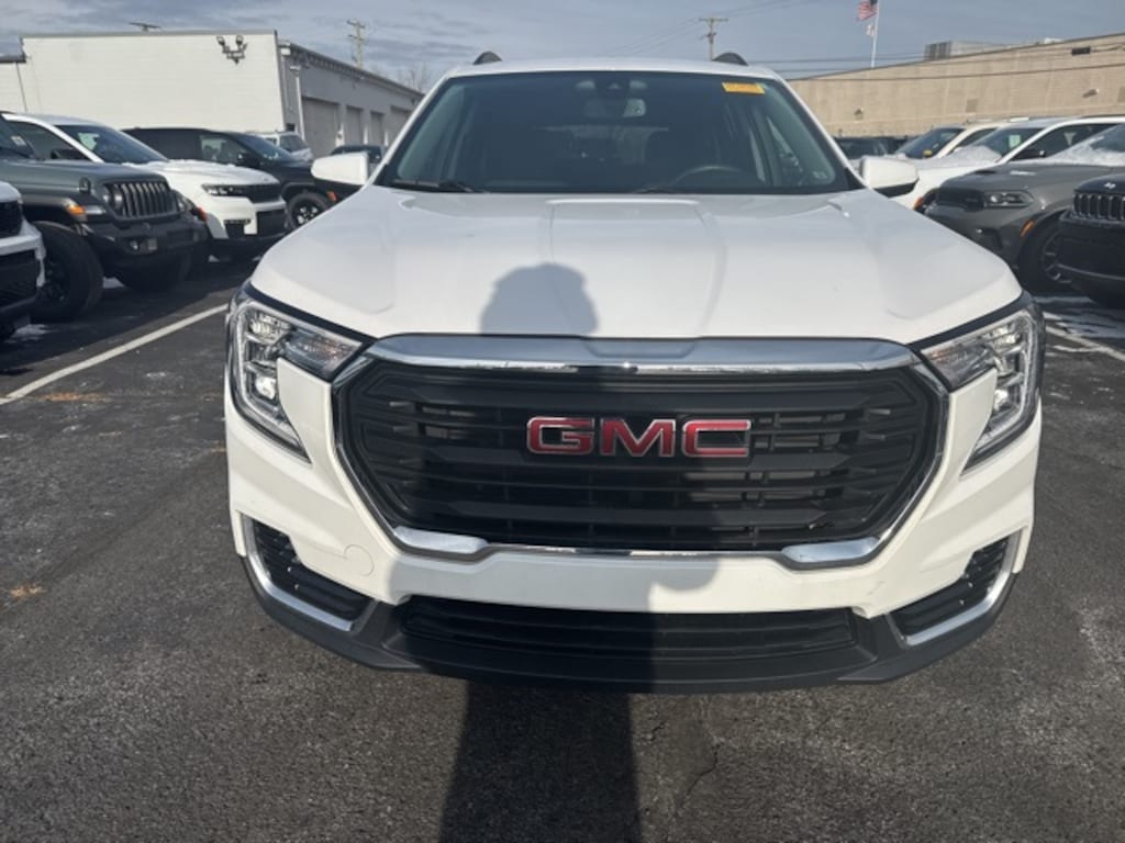 Used 2023 GMC Terrain SLE SUV
