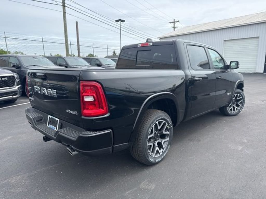 New 2026 Ram 1500 LARAMIE CREW CAB 4X4 5'7 BOX Pickup