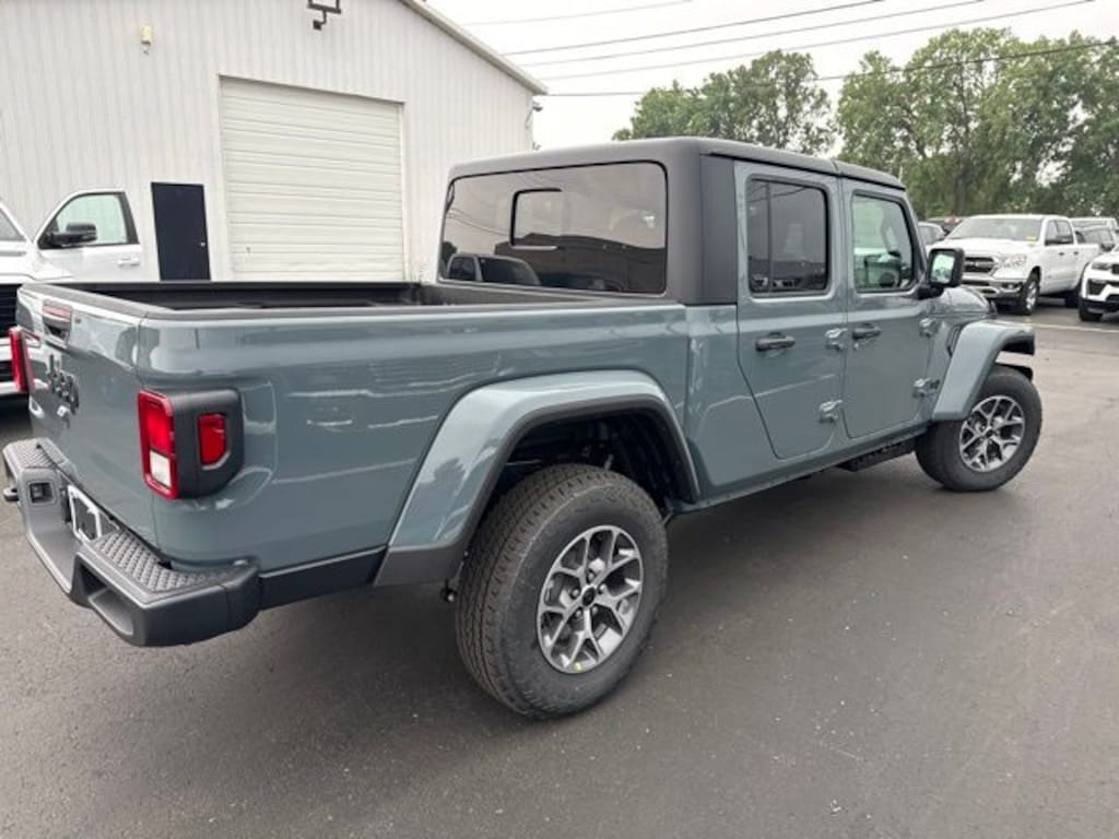 New 2026 Jeep Gladiator SPORT S 4X4 Pickup