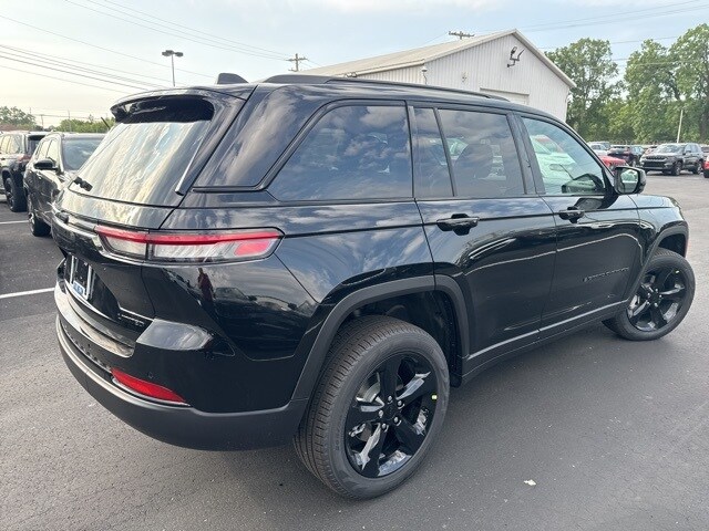 2025 Jeep Grand Cherokee Limited photo 4