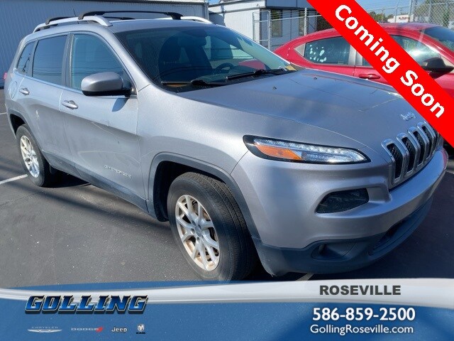 2016 Jeep Cherokee Latitude photo 2