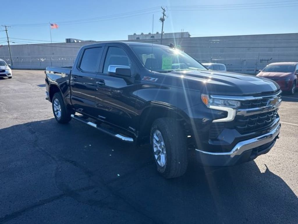Used 2022 Chevrolet Silverado 1500 LT w/1LT Truck Crew Cab