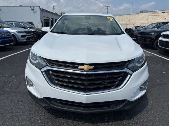 2020 Chevrolet Equinox LT photo 2