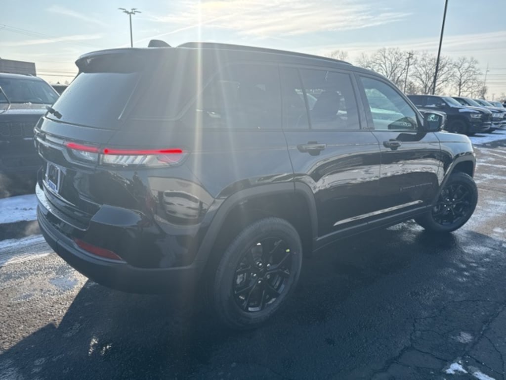 New 2026 Jeep Grand Cherokee ALTITUDE 4X4 Sport Utility