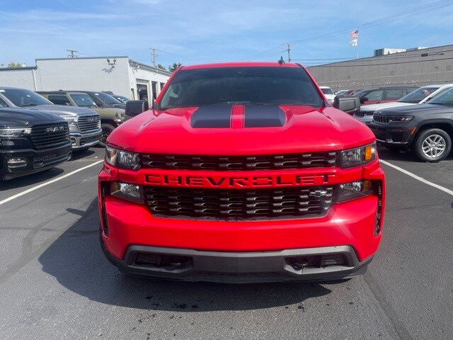 2021 Chevrolet Silverado 1500 Custom photo 2