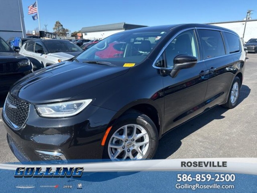 Used 2023 Chrysler Pacifica Touring L Van Passenger Van