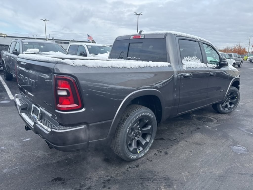 New 2026 Ram 1500 BIG HORN CREW CAB 4X4 5'7 BOX Pickup