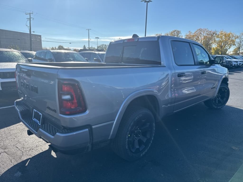 New 2026 Ram 1500 BIG HORN CREW CAB 4X4 5'7 BOX Pickup