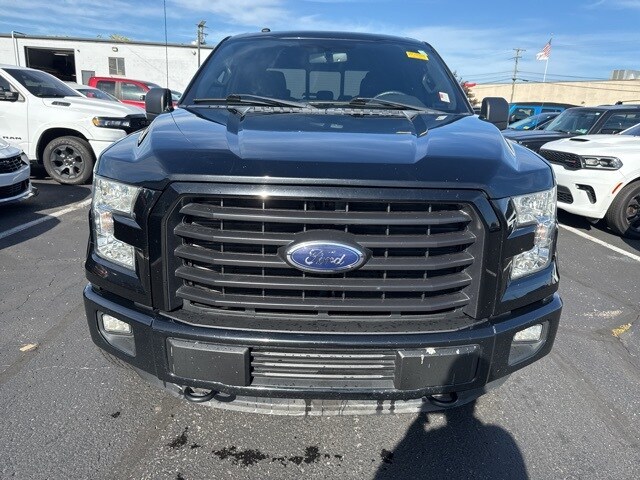 2016 Ford F-150 XLT photo 2