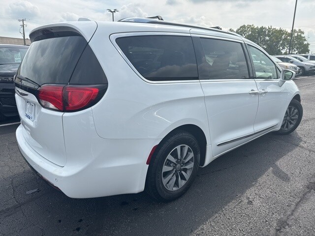 2020 Chrysler Pacifica Touring Plus photo 4