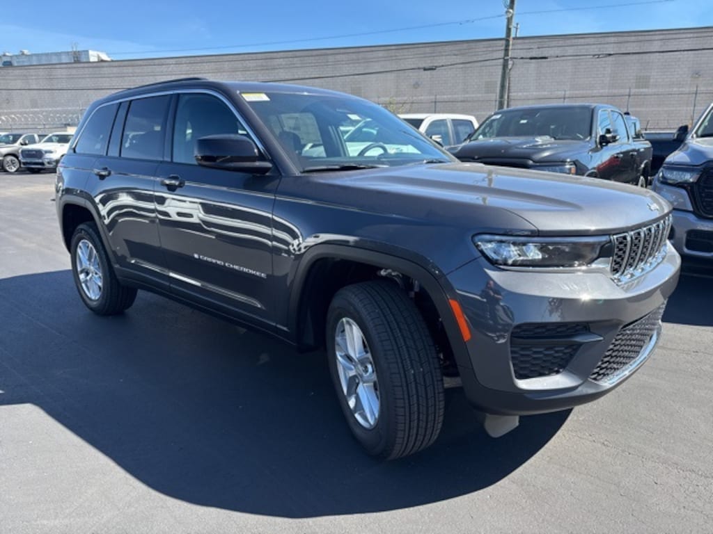New 2025 Jeep Grand Cherokee LAREDO X 4X4 Sport Utility