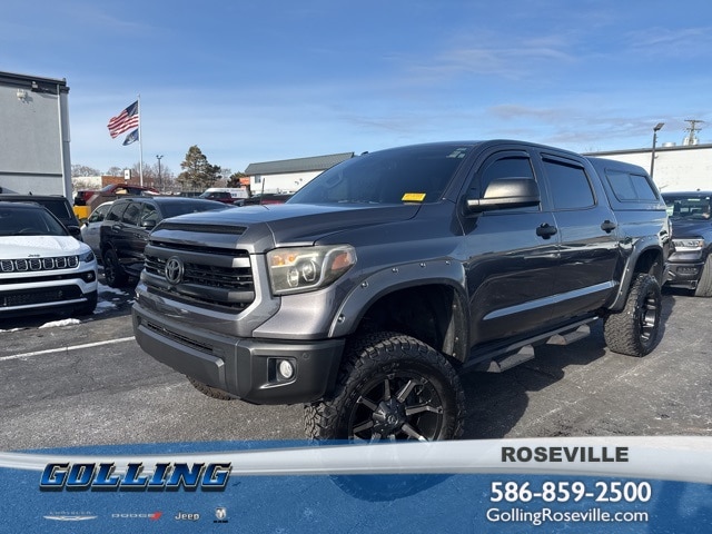 2017 Toyota Tundra SR5's photo