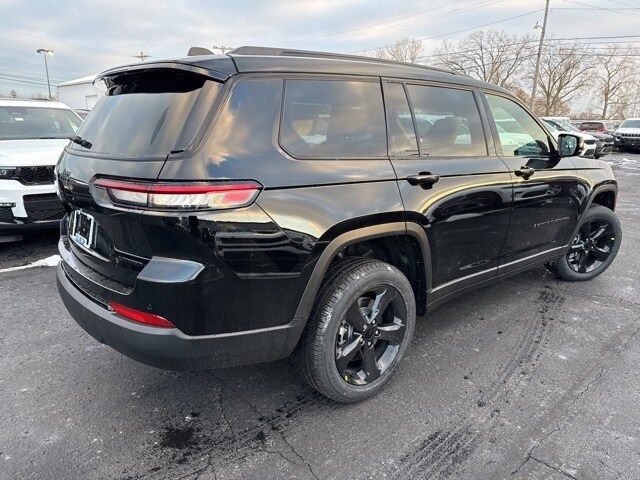 2025 Jeep Grand Cherokee Limited photo 4