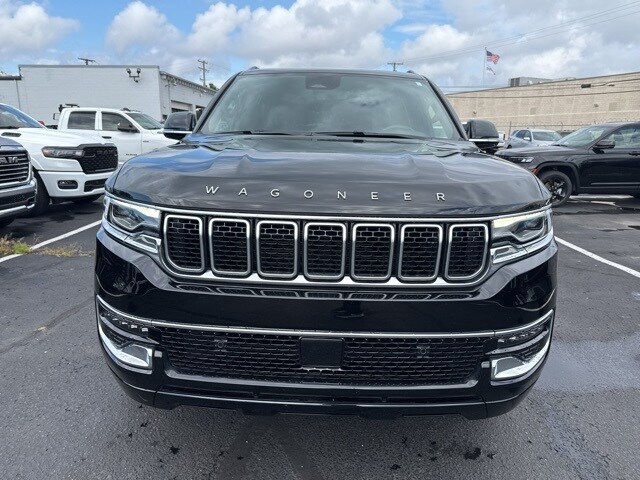 2024 Jeep Wagoneer Base photo 2