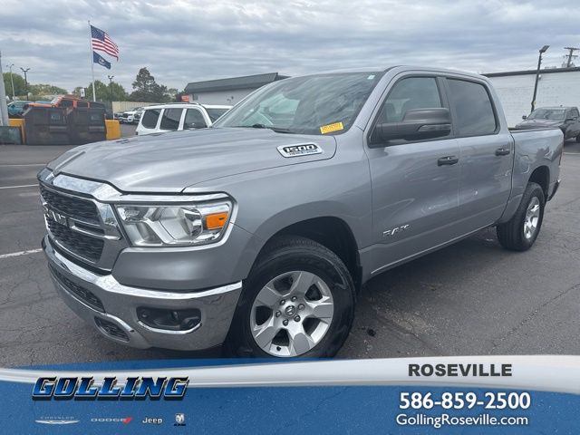 2023 RAM 1500 Big Horn/Lone Star 4x4 Crew Cab 5'7's photo