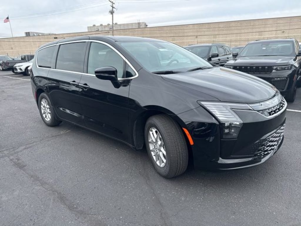 New 2027 Chrysler Pacifica SELECT Passenger Van