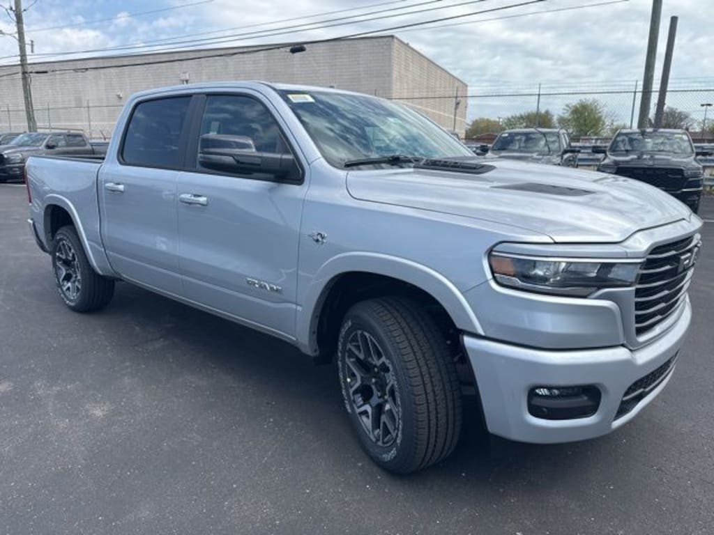New 2026 Ram 1500 LARAMIE CREW CAB 4X4 5'7 BOX Pickup