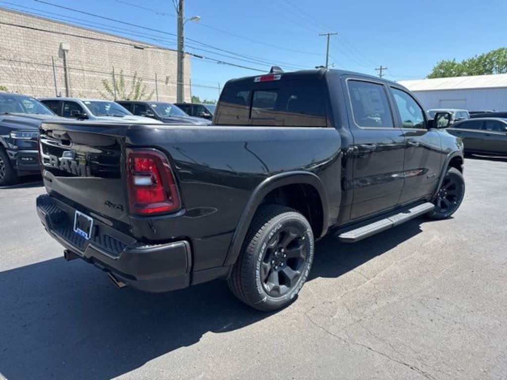 New 2026 Ram 1500 BIG HORN CREW CAB 4X4 5'7 BOX Pickup