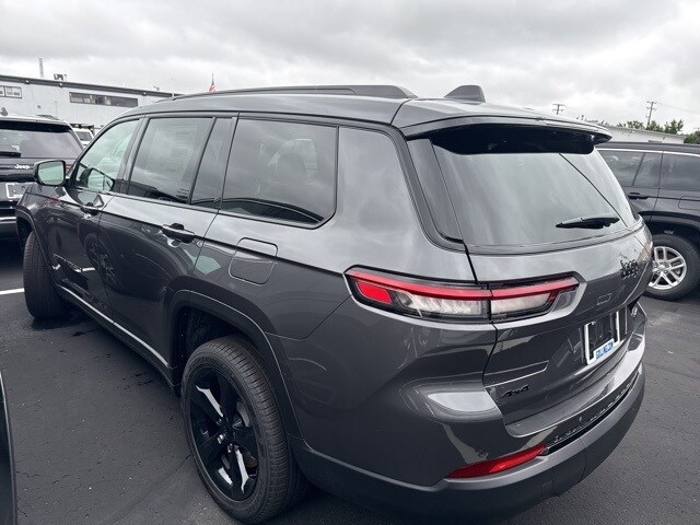 2025 Jeep Grand Cherokee Limited photo 4