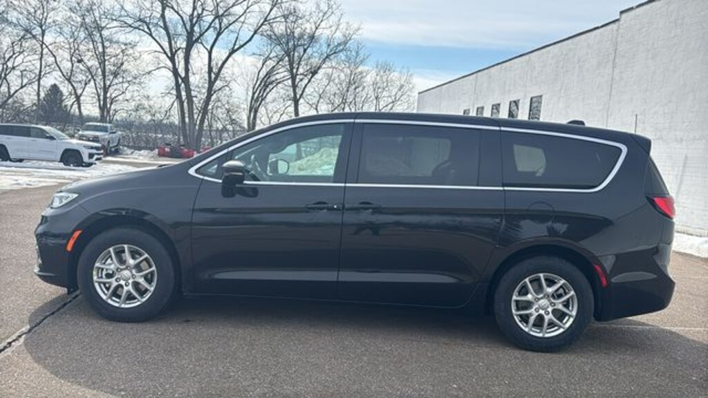 New 2026 Chrysler Pacifica SELECT Passenger Van