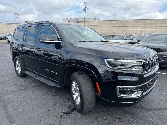 2024 Jeep Wagoneer Base photo 3