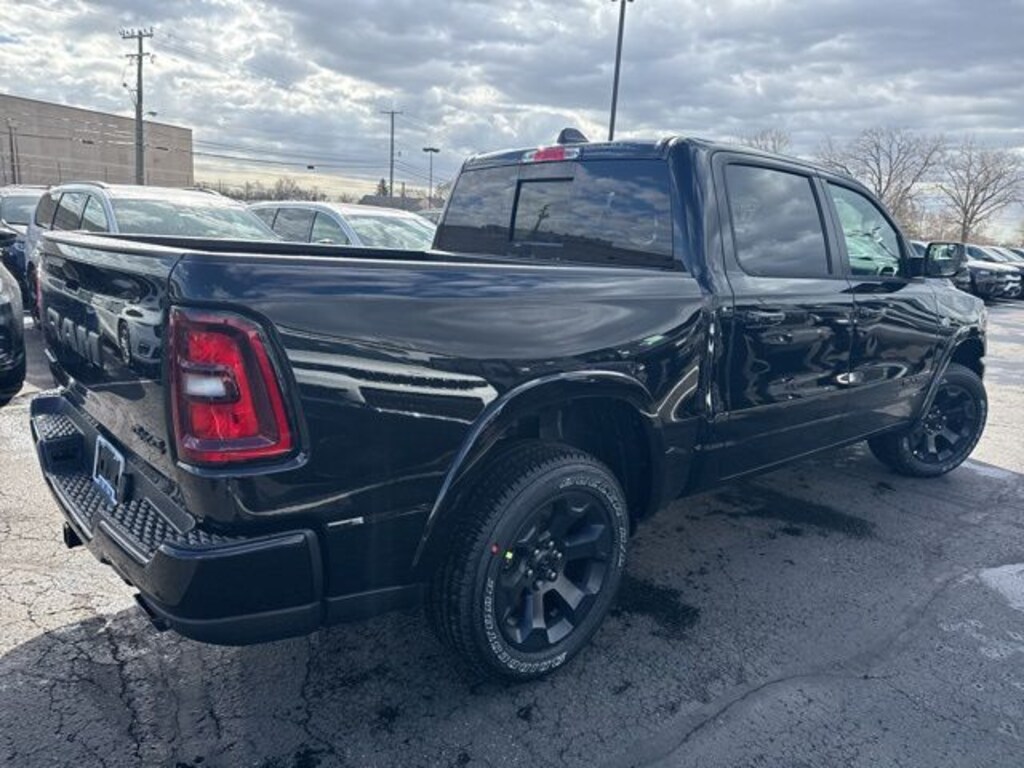 New 2026 Ram 1500 BIG HORN CREW CAB 4X4 5'7 BOX Pickup