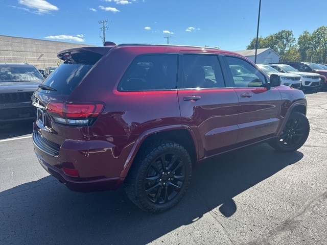 2020 Jeep Grand Cherokee Laredo photo 4