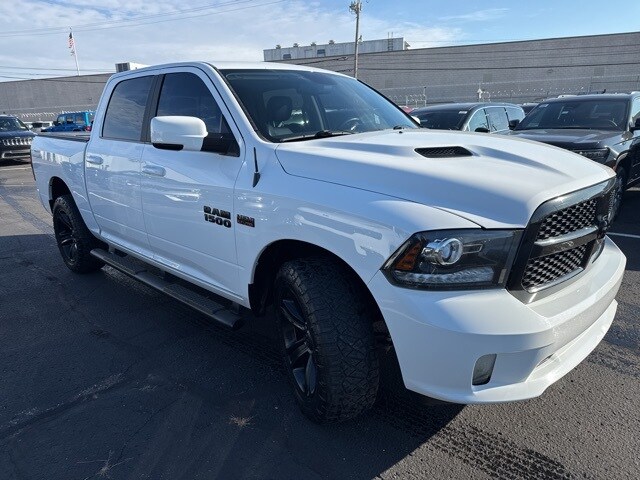 2017 Ram 1500 Sport photo 3