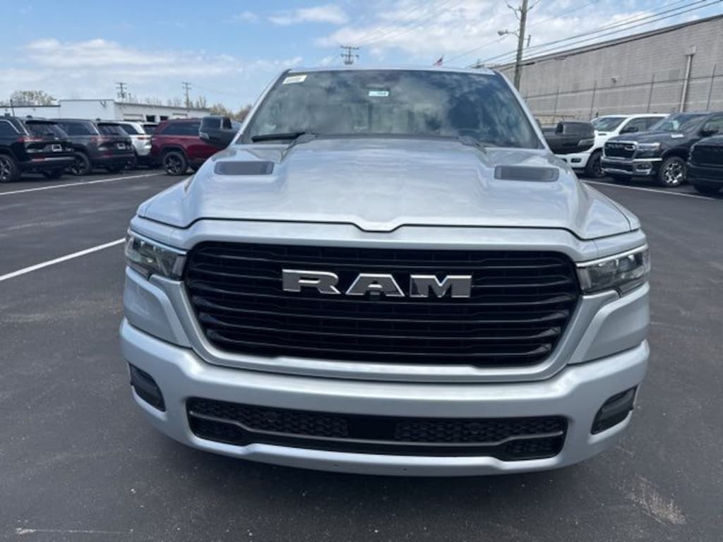 New 2026 Ram 1500 LARAMIE CREW CAB 4X4 5'7 BOX Pickup