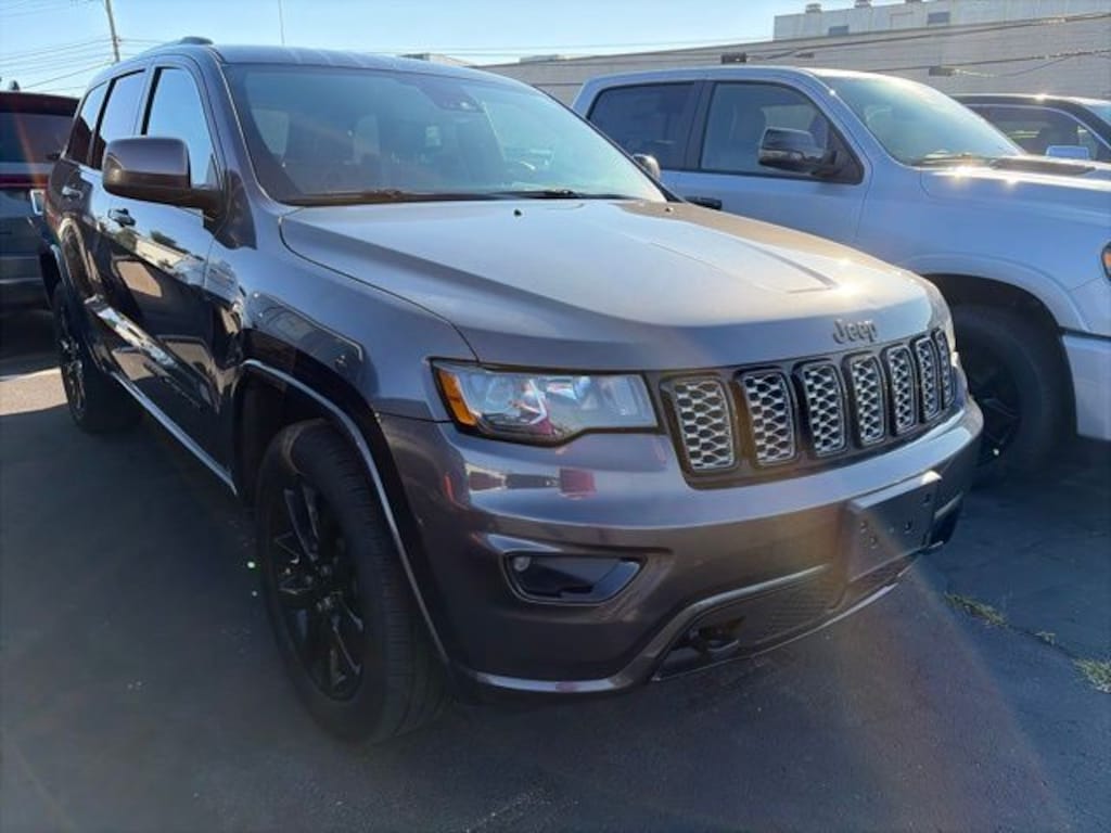 Used 2021 Jeep Grand Cherokee Laredo SUV