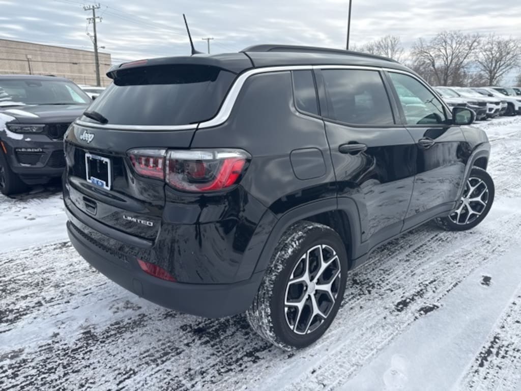 Used 2024 Jeep Compass Limited SUV