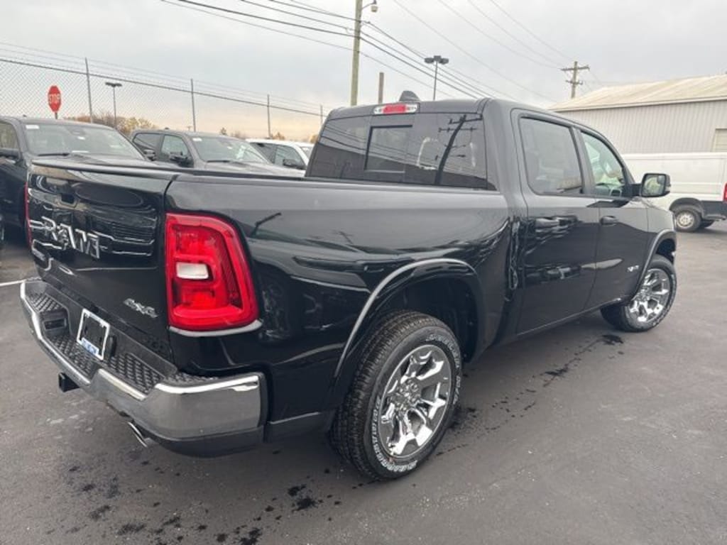 New 2026 Ram 1500 BIG HORN CREW CAB 4X4 5'7 BOX Pickup