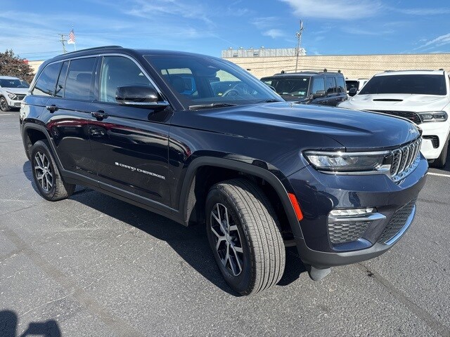 2024 Jeep Grand Cherokee Limited photo 2