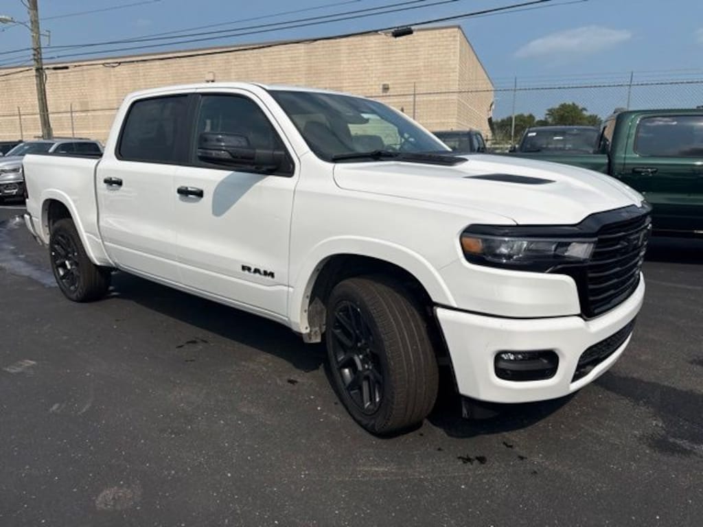 New 2026 Ram 1500 LARAMIE CREW CAB 4X4 5'7 BOX Pickup