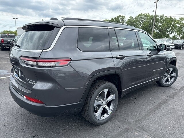 2025 Jeep Grand Cherokee Limited photo 4