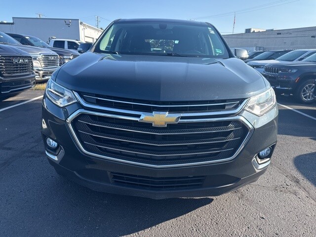 2019 Chevrolet Traverse Cloth 1LT photo 2