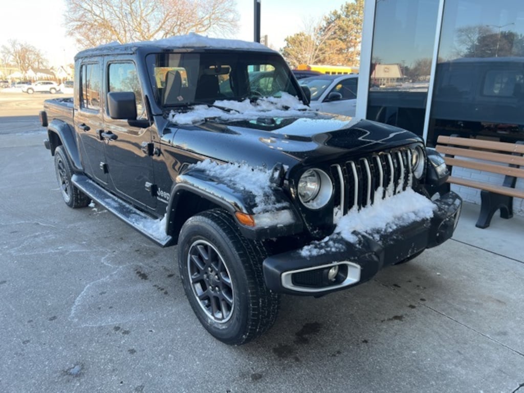 Used 2022 Jeep Gladiator Overland Truck Crew Cab