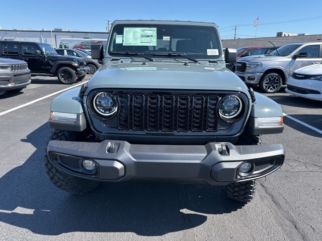 Used 2024 Jeep Gladiator Willys with VIN 1C6HJTAG3RL116678 for sale in Bloomfield, MI