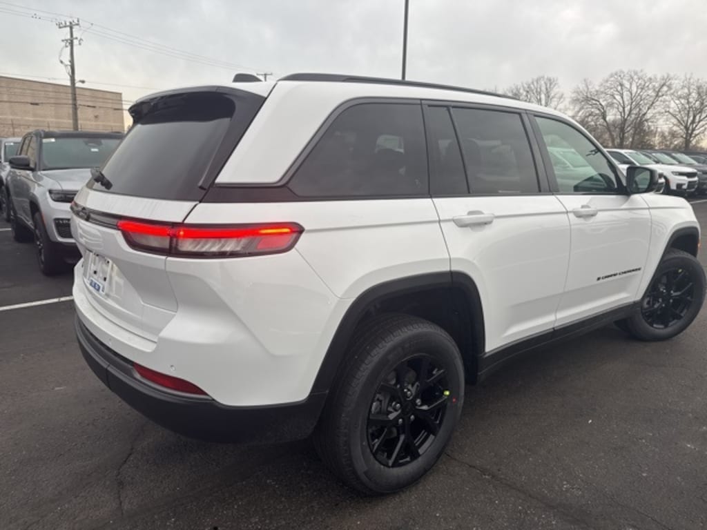 New 2026 Jeep Grand Cherokee ALTITUDE 4X4 Sport Utility