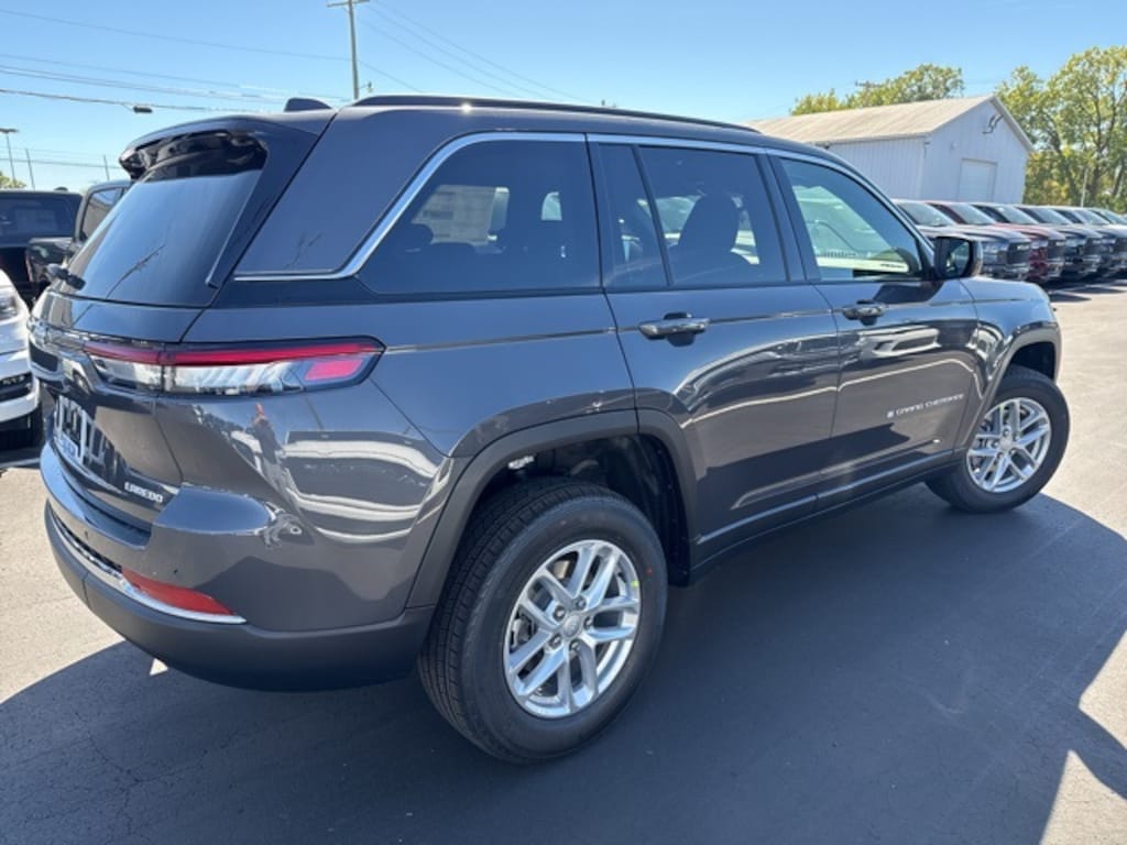 New 2025 Jeep Grand Cherokee LAREDO X 4X4 Sport Utility