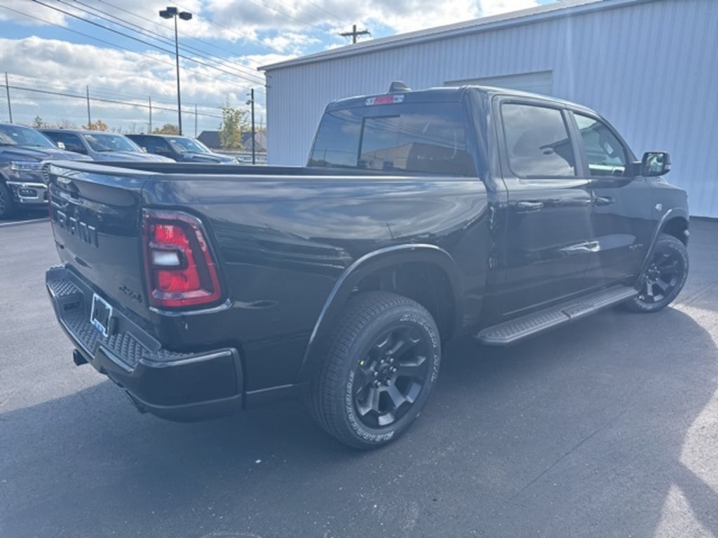 New 2026 Ram 1500 BIG HORN CREW CAB 4X4 5'7 BOX Pickup