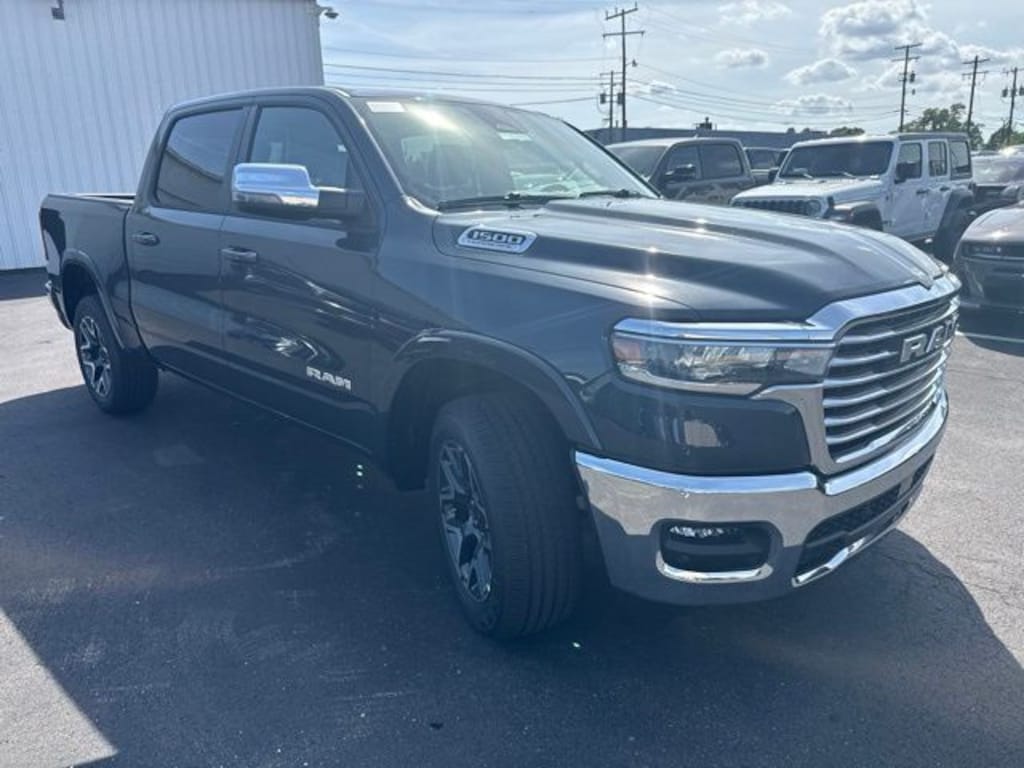 New 2026 Ram 1500 LARAMIE CREW CAB 4X4 5'7 BOX Pickup