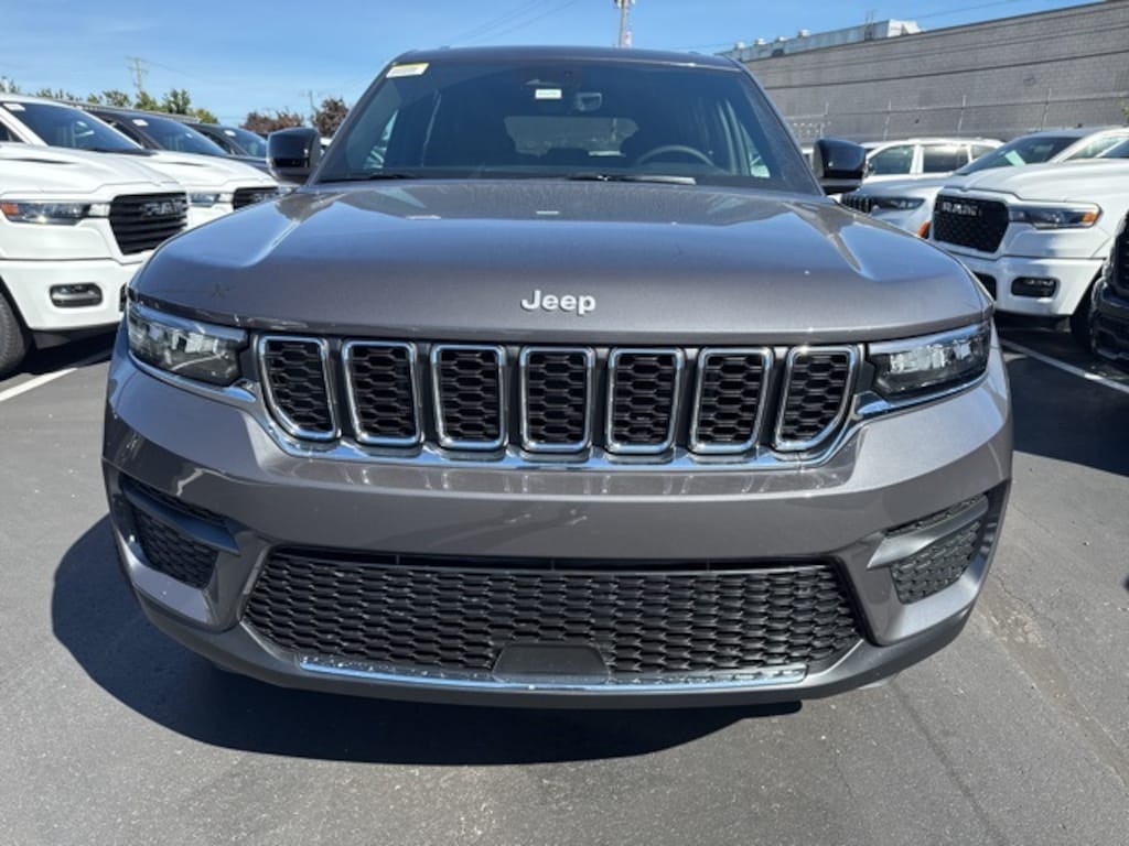 New 2025 Jeep Grand Cherokee LAREDO X 4X4 Sport Utility