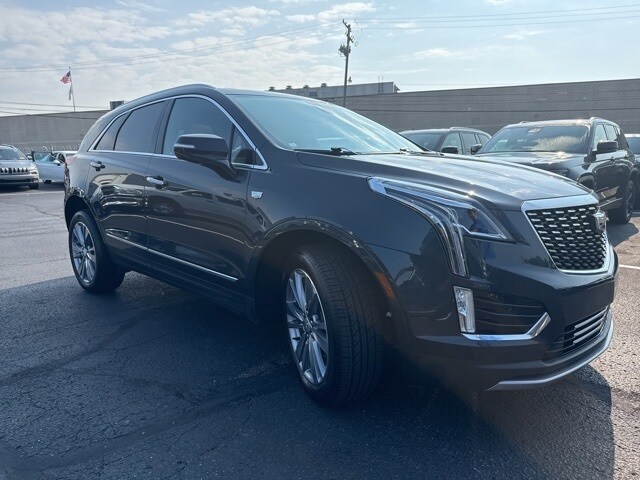 2023 Cadillac XT5 Premium Luxury photo 3