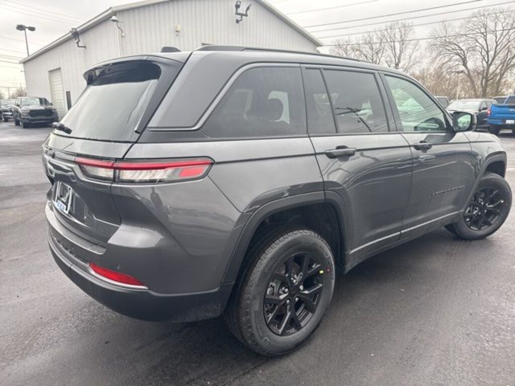 New 2026 Jeep Grand Cherokee LAREDO ALTITUDE 4X4 Sport Utility