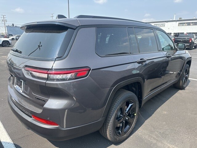 2025 Jeep Grand Cherokee Limited photo 4