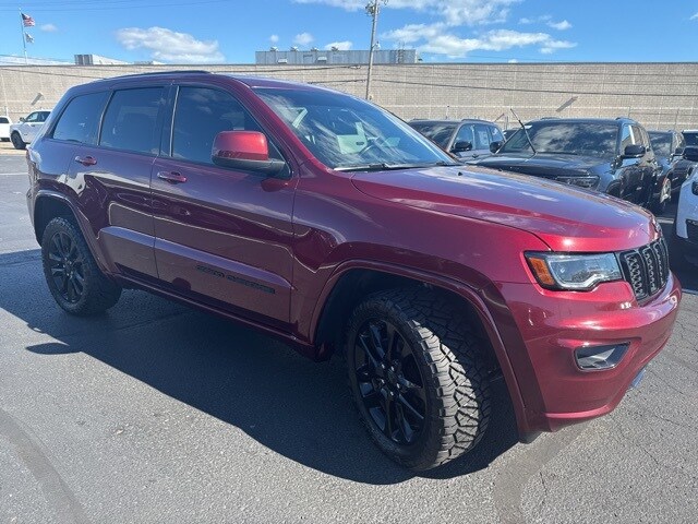 2020 Jeep Grand Cherokee Laredo photo 3