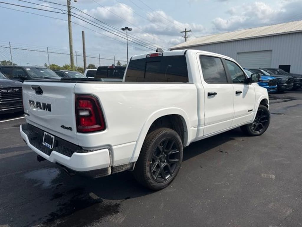 New 2026 Ram 1500 LARAMIE CREW CAB 4X4 5'7 BOX Pickup
