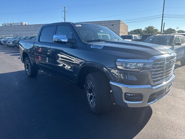 2025 Ram 1500 Laramie photo 3